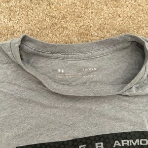 Under Armour Men's Gray T-Shirt